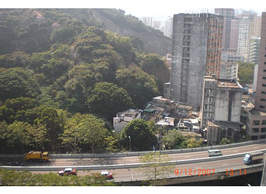 The view of the highway, Island Eastern Corridor from the bridge towards the museum